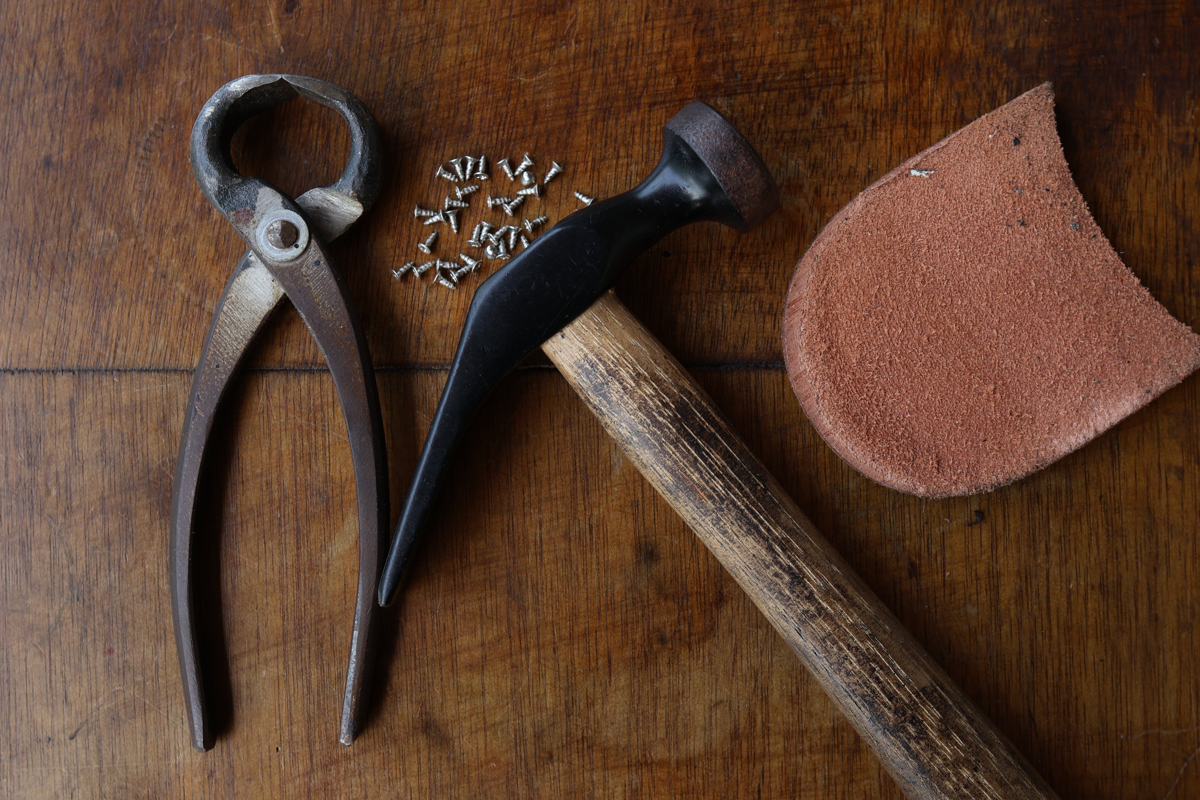 Shoe Repair | ร้านซ่อมรองเท้าพรีเมียม กรุงเทพฯ – Head Over Heels Collection